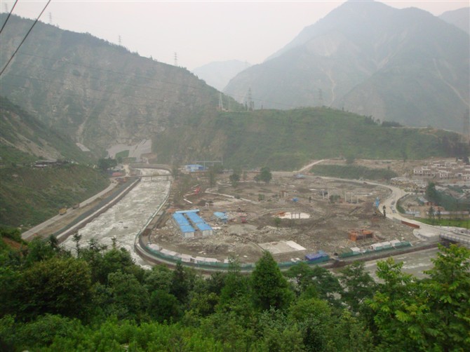 在建的中滩堡遗址公园（原映秀小学、中滩堡村小河边组）.jpg